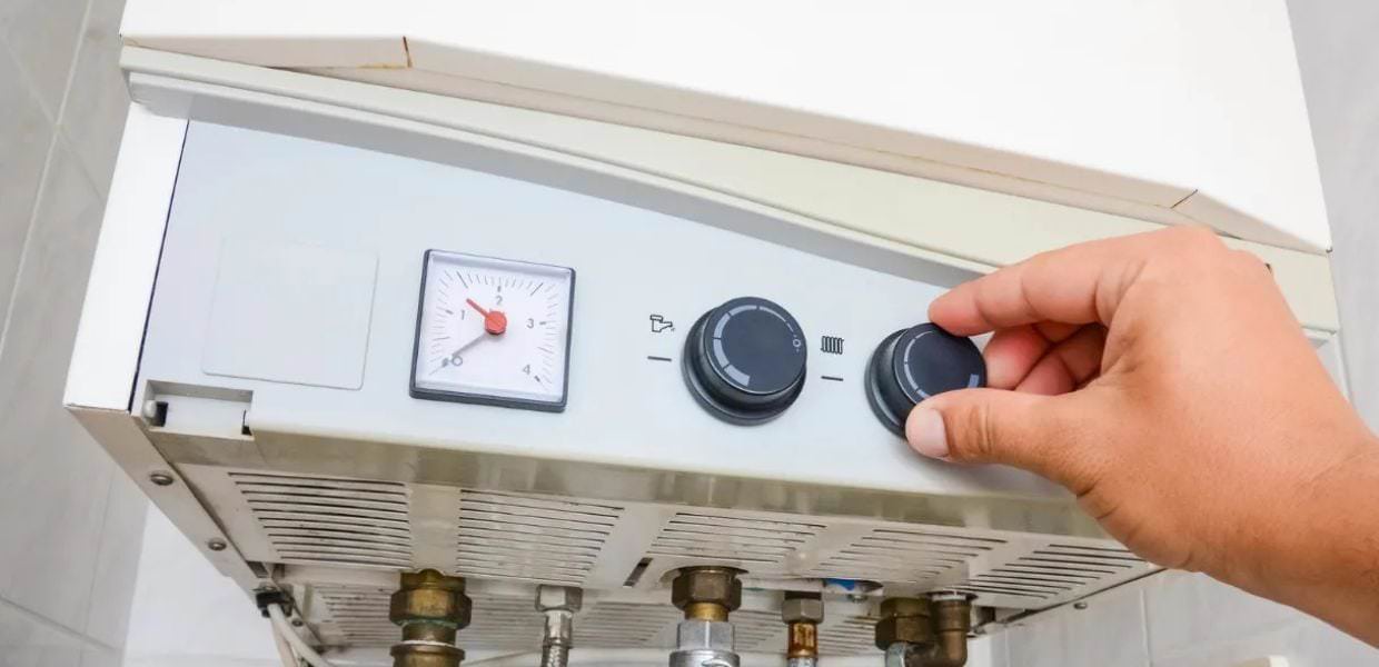 Caldaie, La Legge di Bilancio 2025 elimina gli incentivi per le caldaie a gas, favorendo soluzioni più sostenibili come le caldaie ibride, per migliorare l'efficienza energetica degli edifici.