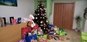 Solidarietà, dalla Fise Umbria regali ai bambini malati del 'Chianelli', foto regali