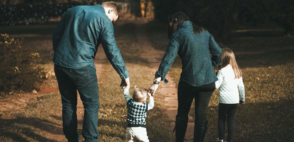 Reddito inadeguato per le famiglie, il 26% taglia sull’istruzione