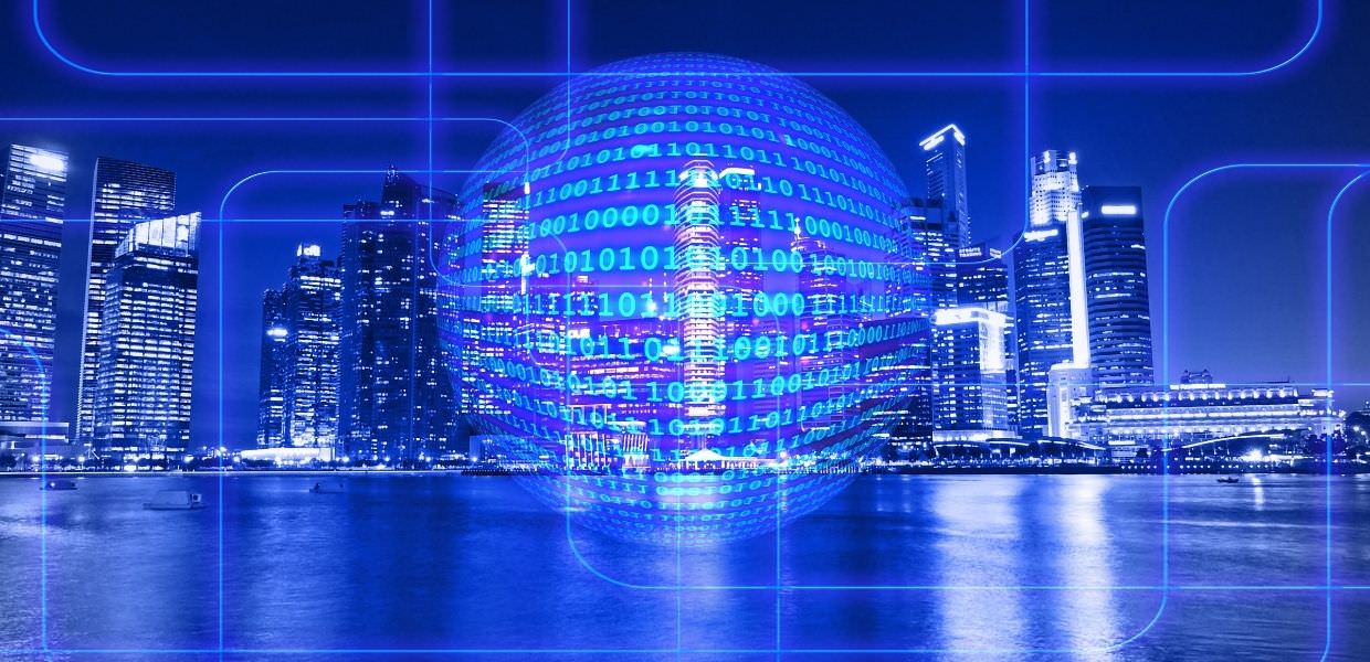 Testo alternativo: Immagine che illustra il rapporto tra uso di internet e cambiamento climatico, con soluzioni globali e individuali per un futuro sostenibile.