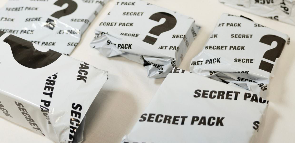 A Roma la prima vendita "alla cieca" dei pacchi smarriti. Come funziona la "blind sale"