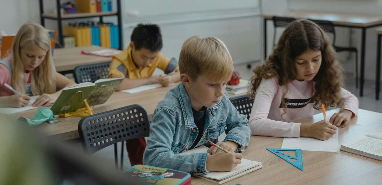 Scrittura a mano, uno strumento fondamentale per il processo di apprendimento
