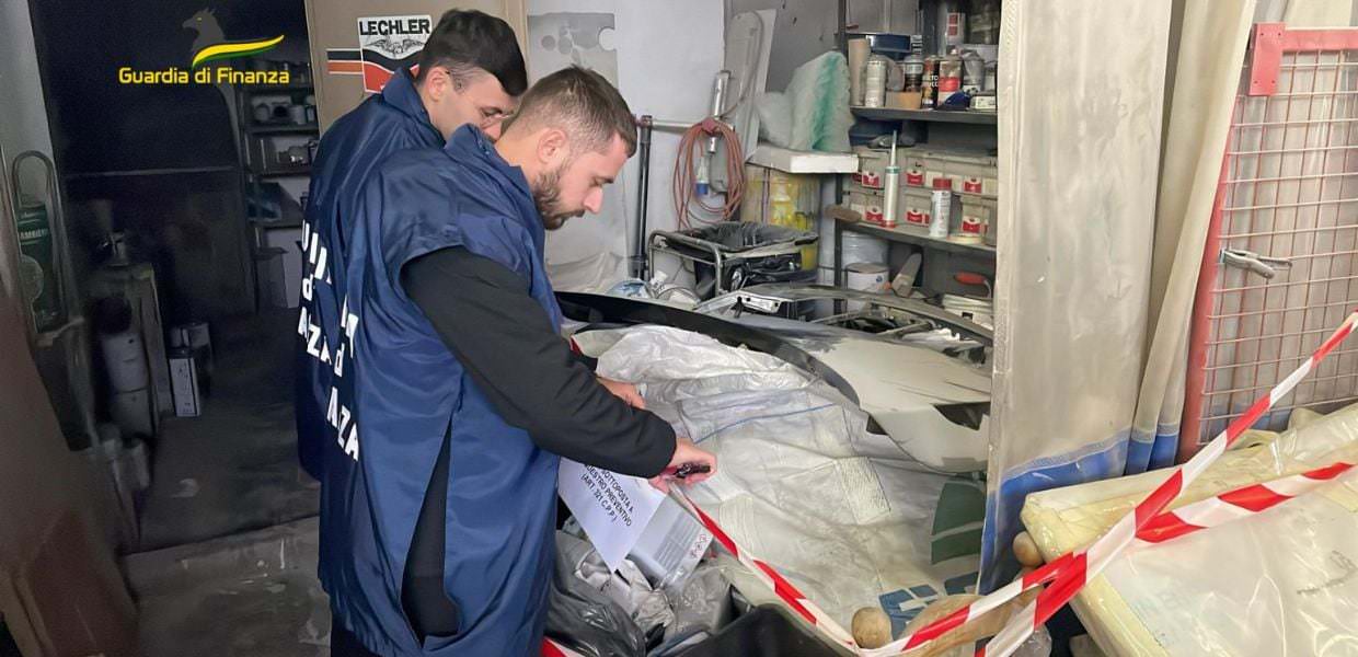 rifiuti pericolosi carrozzeria sequestro