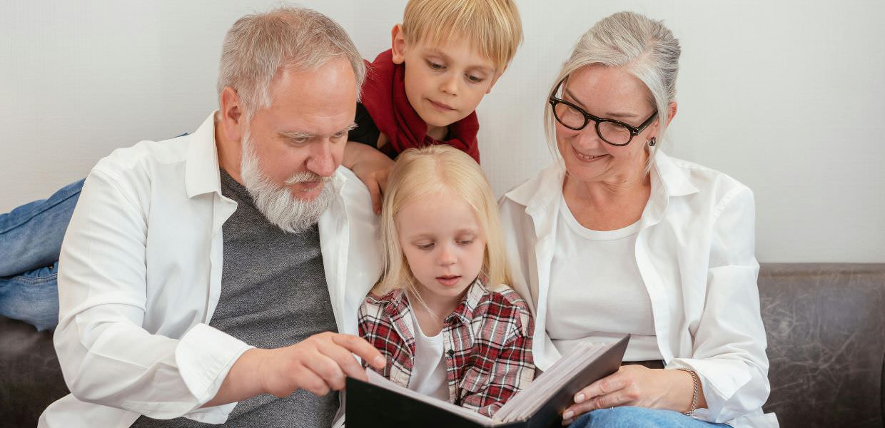 Il sostegno dei nonni può proteggere le madri dalla depressione, soprattutto quelle single