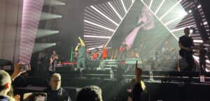 Musica, successo, energia ed emozioni per Francesco Gabbani a Terni, foto concerto