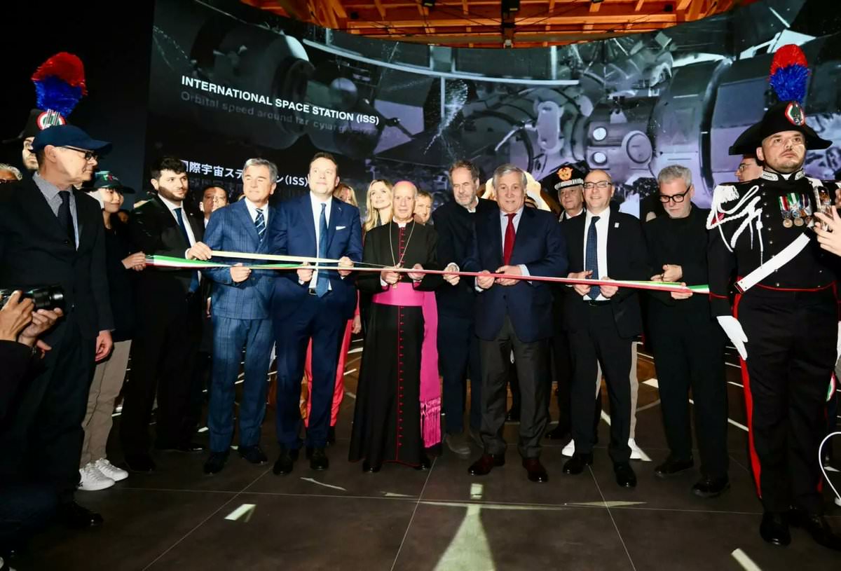 Si è appena aperto Expo 2025. Quest'anno Osaka, in Giappone, nell'isola artificiale Yumeshima, ospita l'esposizione universale che rimarrà aperta fino al prossimo 13 ottobre. 158 i Paesi o le regioni ospitate, il padiglione Italia è stato aperto dal ministro degli Esteri, Antonio Tajani.