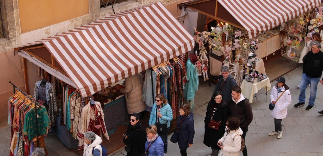 Perugia, il piccolo artigianato nella grande fiera di Pasqua
