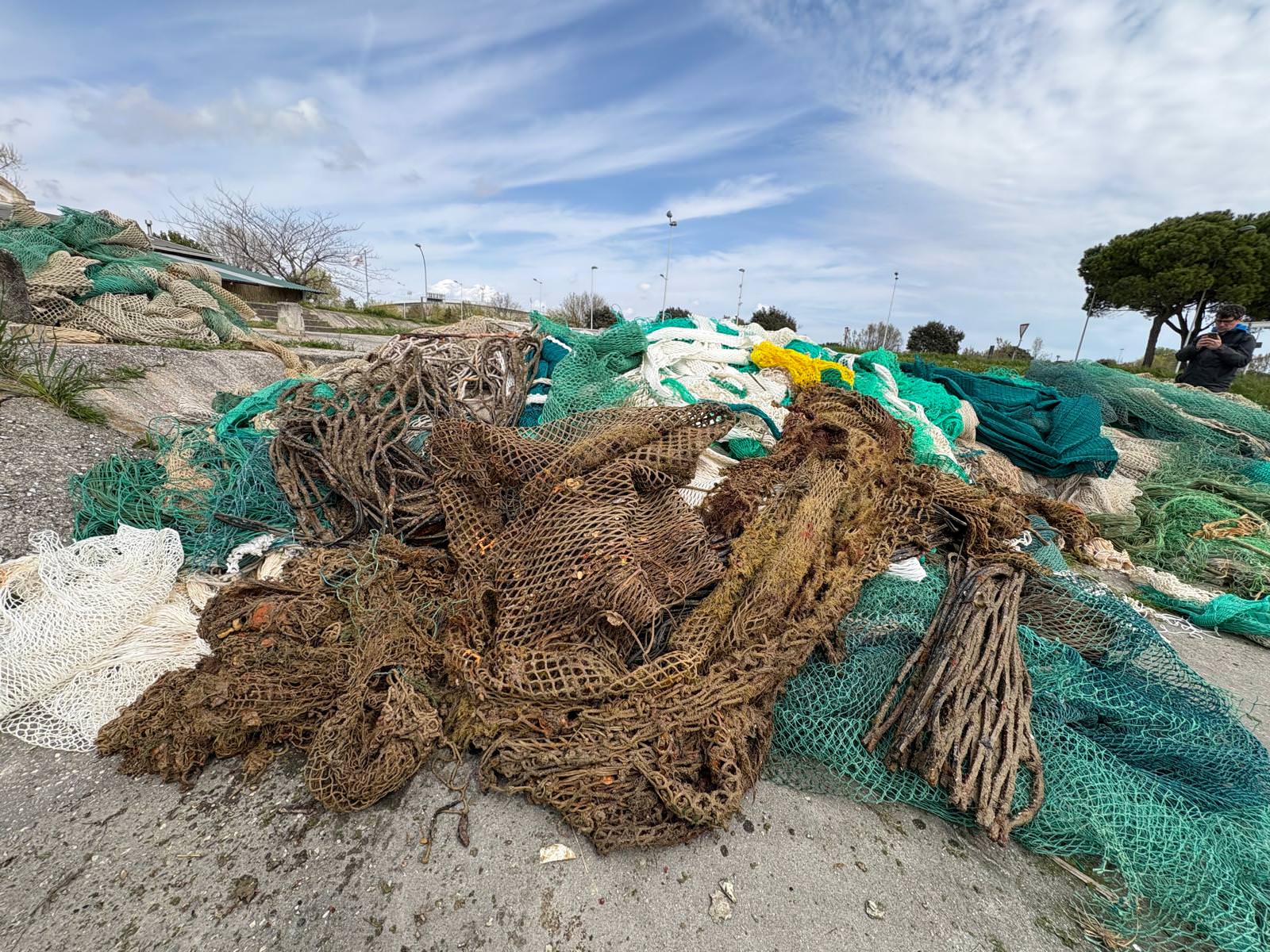 Reti fantasma, Marevivo rimuove una rete abbandonata da 600 metri a Caorle