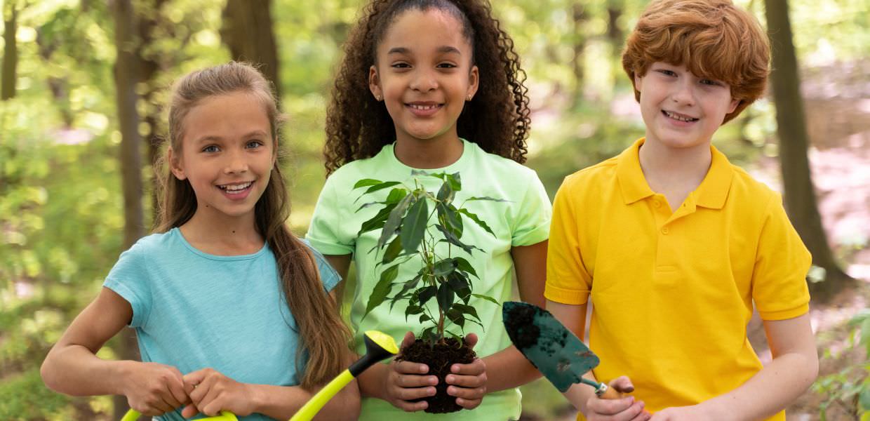 Giornata della Terra, bambini sempre più a rischio per la crisi climatica