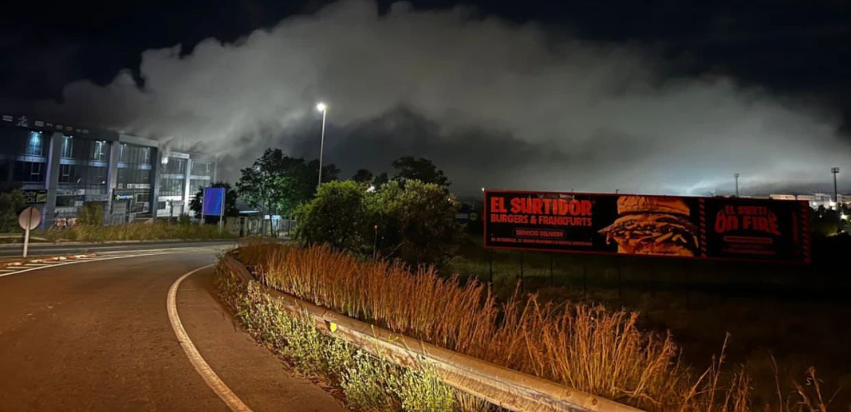 Catalogna, nube tossica da incendio in azienda chimica 150mila persone confinate in casa