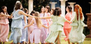 Otricoli (Tr) viaggia nel tempo, fino all’antica Roma, danzatrici