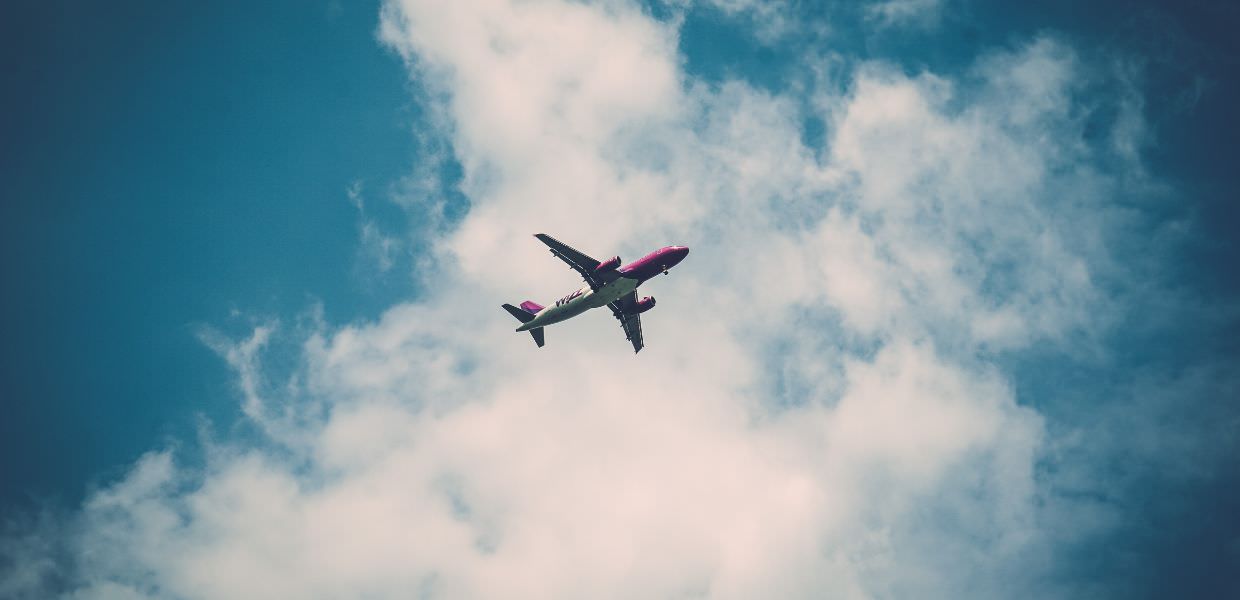 Voli aerei, aumentano le emissioni ma le compagnie continuano a non pagare