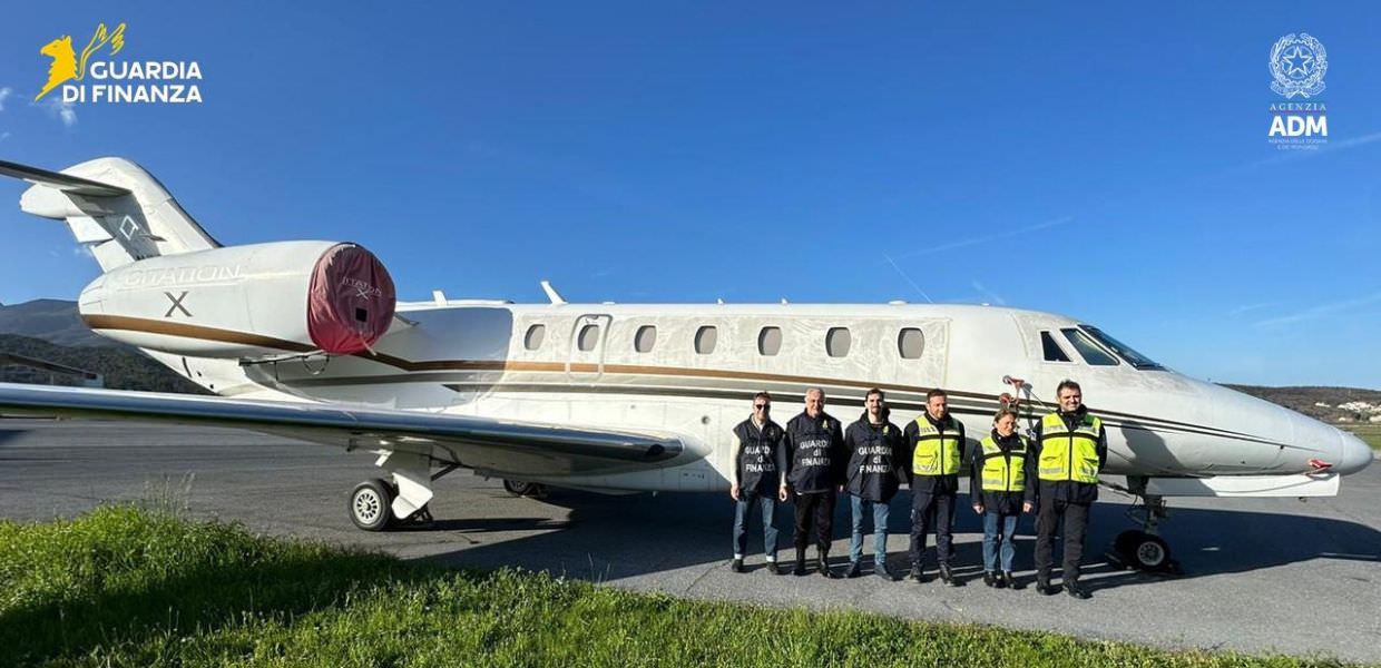 jet privati sequestro frode iva evasione fiscale