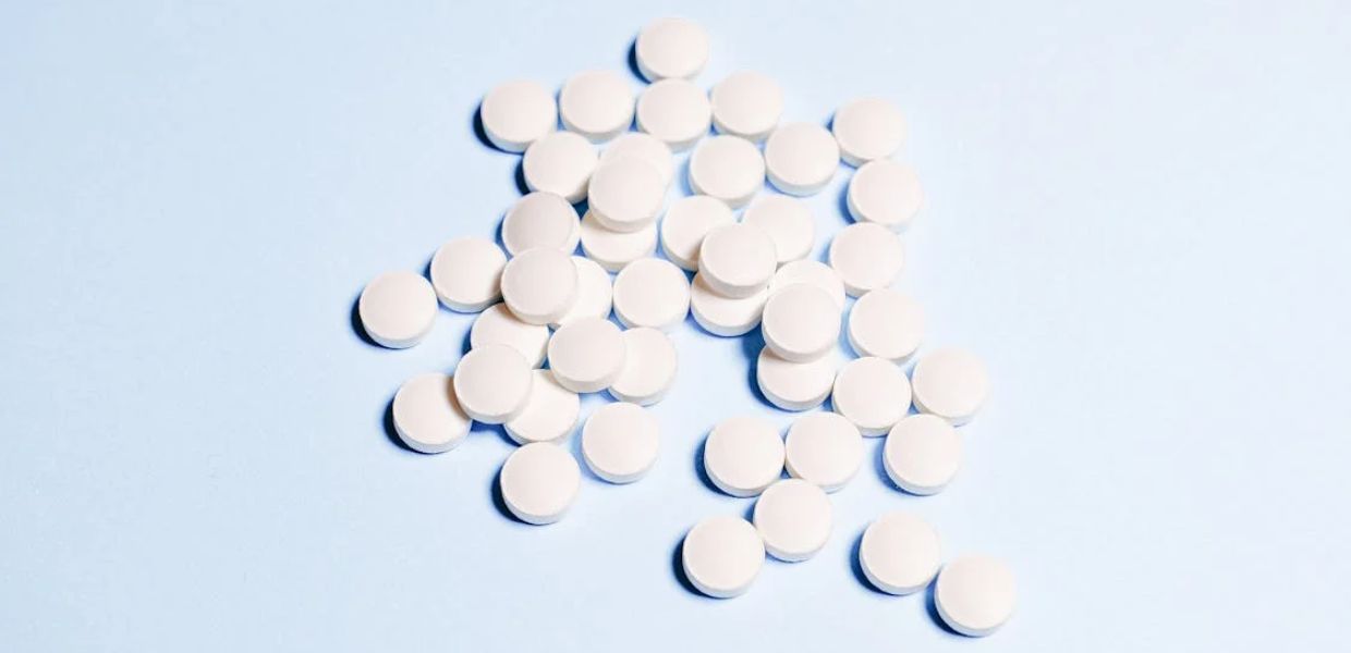 Dalla plastica al paracetamolo grazie ai batteri. Lo studio