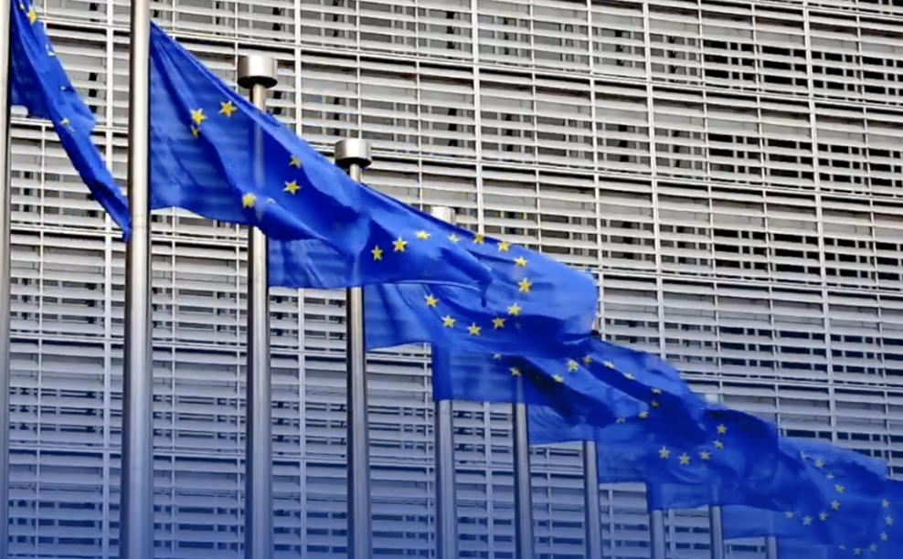 Dazi Usa-Ue, accordo per tariffe al 15% anche per auto e prodotti farmaceutici. Ancora fuori il vino