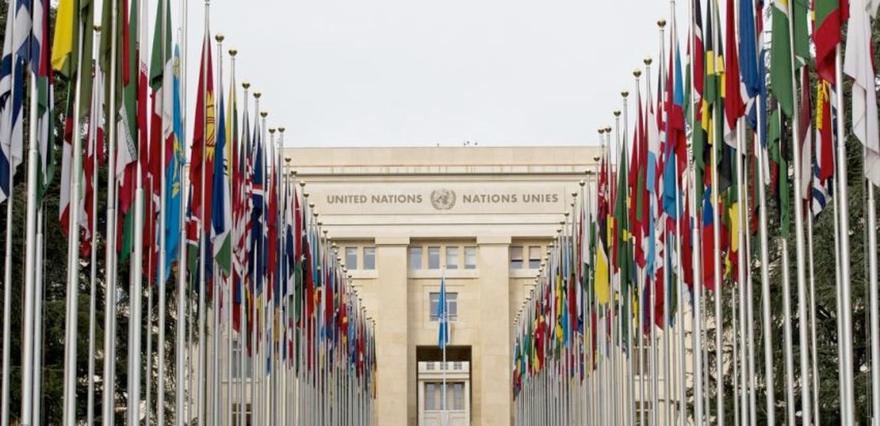 plastica ginevra onu emmanuel macron