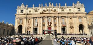 Chiesa, San Carlo Acutis è il primo santo millenial, piazza san Pietro