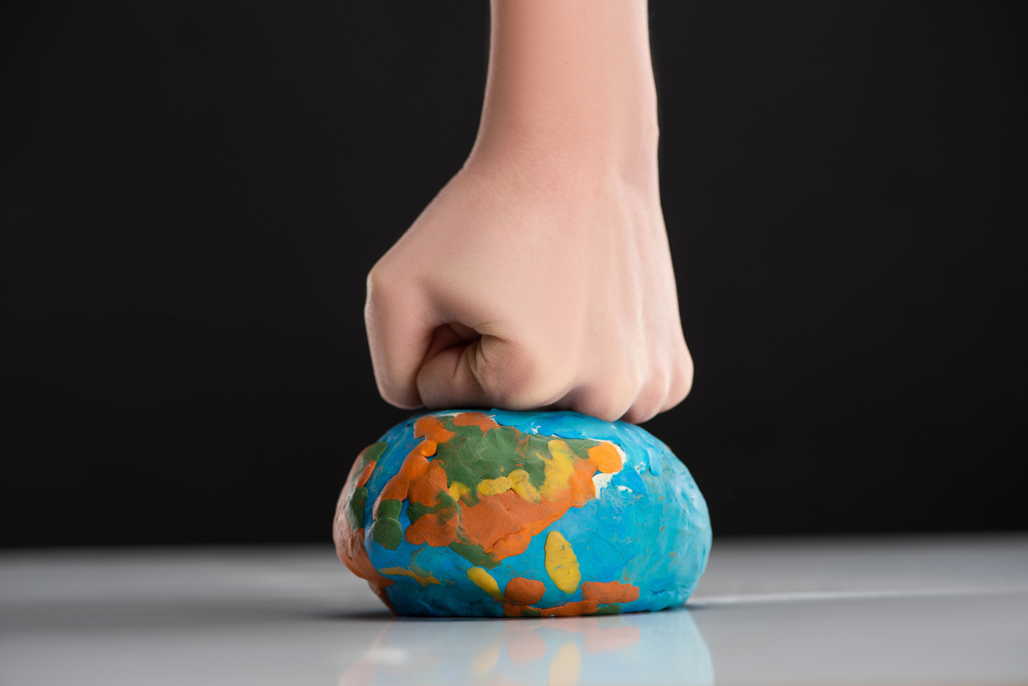 I cosiddetti “negazionisti climatici” sono oggi appena il 7% della popolazione. Il mutamento di percezione è particolarmente marcato tra i giovani under 35. Il Rapporto Coop 2025.