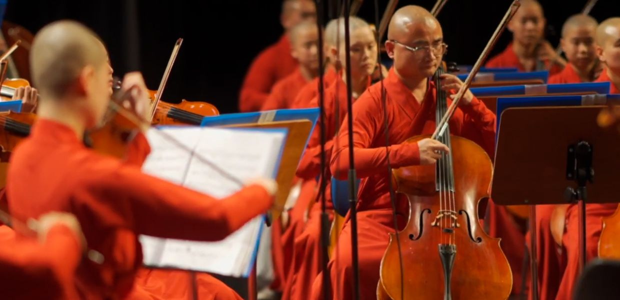 Musica e meditazione, in Italia la più grande orchestra di Monaci Chan del mondo