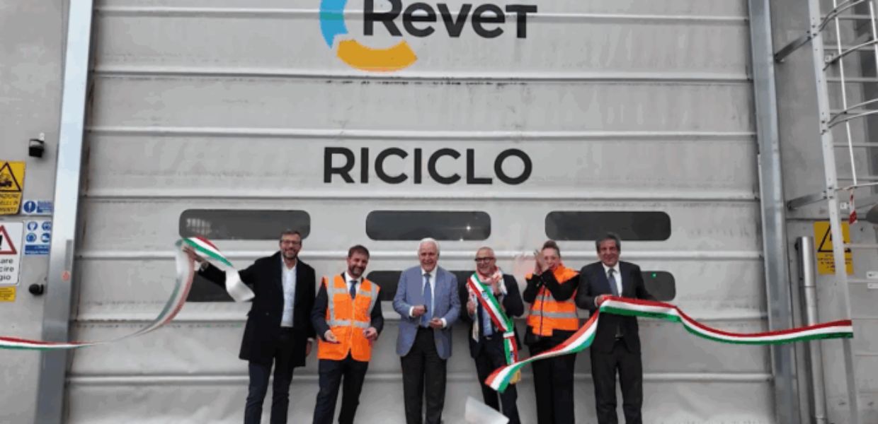 Revet avvia la seconda linea di produzione dell’impianto di riciclo plastiche post-consumo a Pontedera