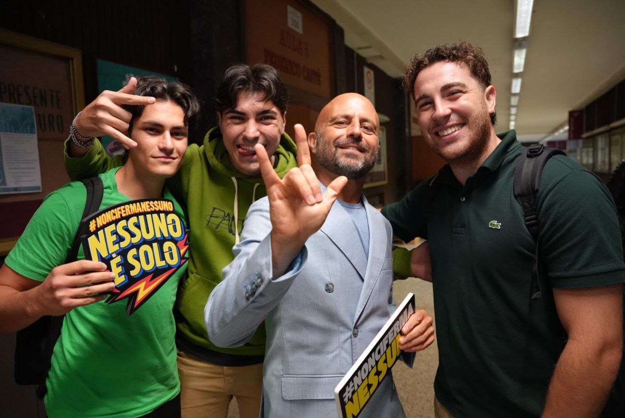 #NonCiFermaNessuno, per l’undicesimo anno consecutivo la campagna sociale motivazionale ideata da Luca Abete torna a fare tappa alla Sapienza di Roma.