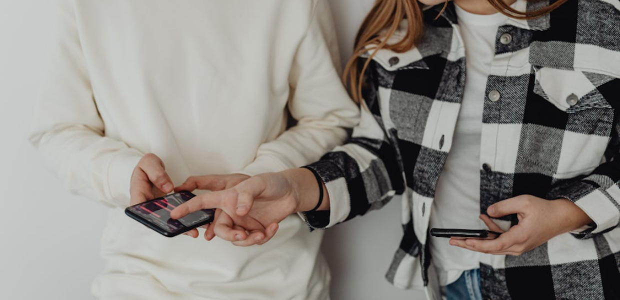 Subito compie 18 anni e fotografa i suoi coetanei una generazione smart e sostenibile