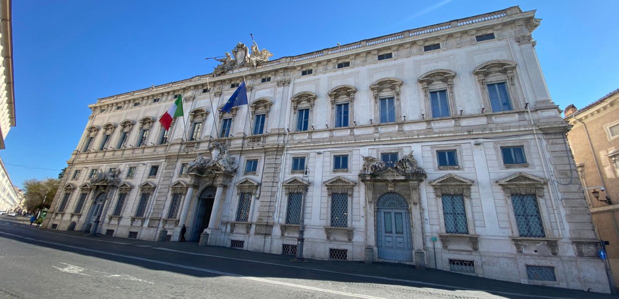 dipendenti pubblici tetto stipendi 240 mila euro