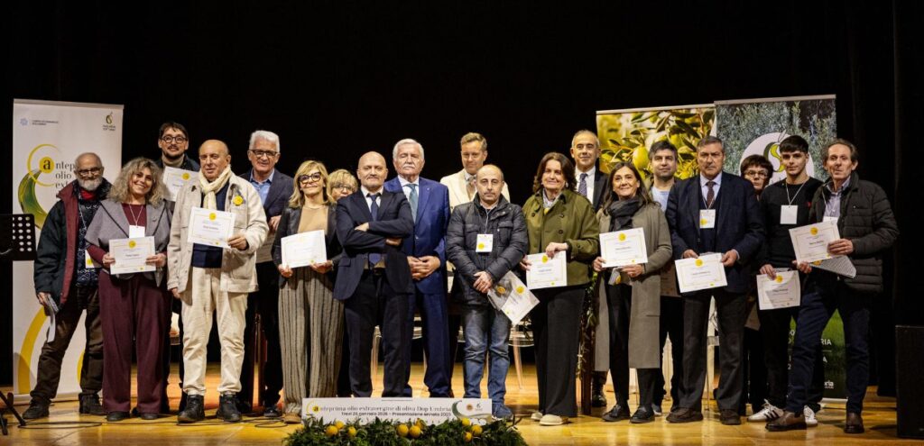 A Trevi (Pg) grande evento per l' Anteprima dell’olio E.V.O. Dop Umbria 3 A Trevi (Pg) grande evento per l' Anteprima dell’olio E.V.O. Dop Umbria, Conferenza Teatro Cliturrno
