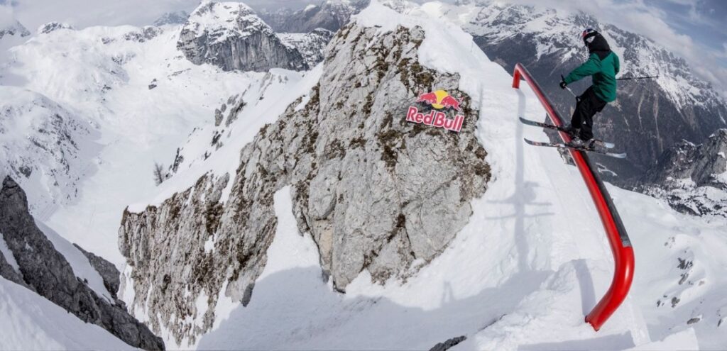 Spettacolo e adrenalina, freeski e snowboard su una delle creste alpine più estreme d'Europa, Freeski