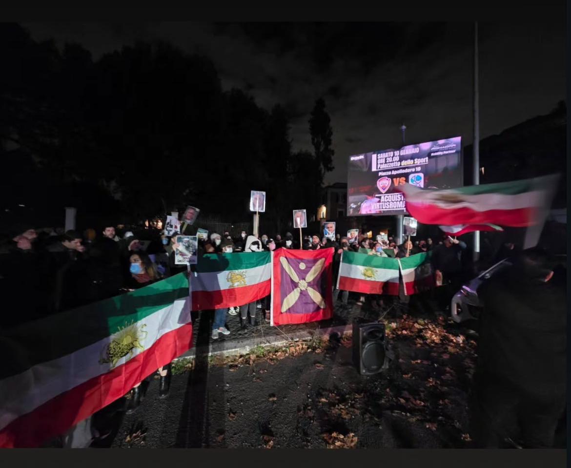 Iran, anche a Roma proteste contro uccisioni e arresti di massa