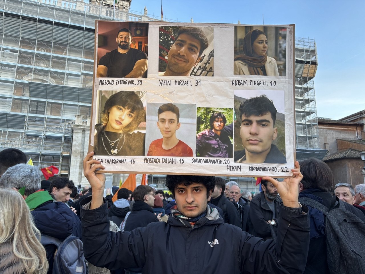 L'Iran in piazza per la libertà, Dignità e Diritti