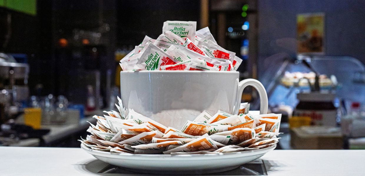 Microplastiche nello zucchero italiano, lo studio dell'INRiM