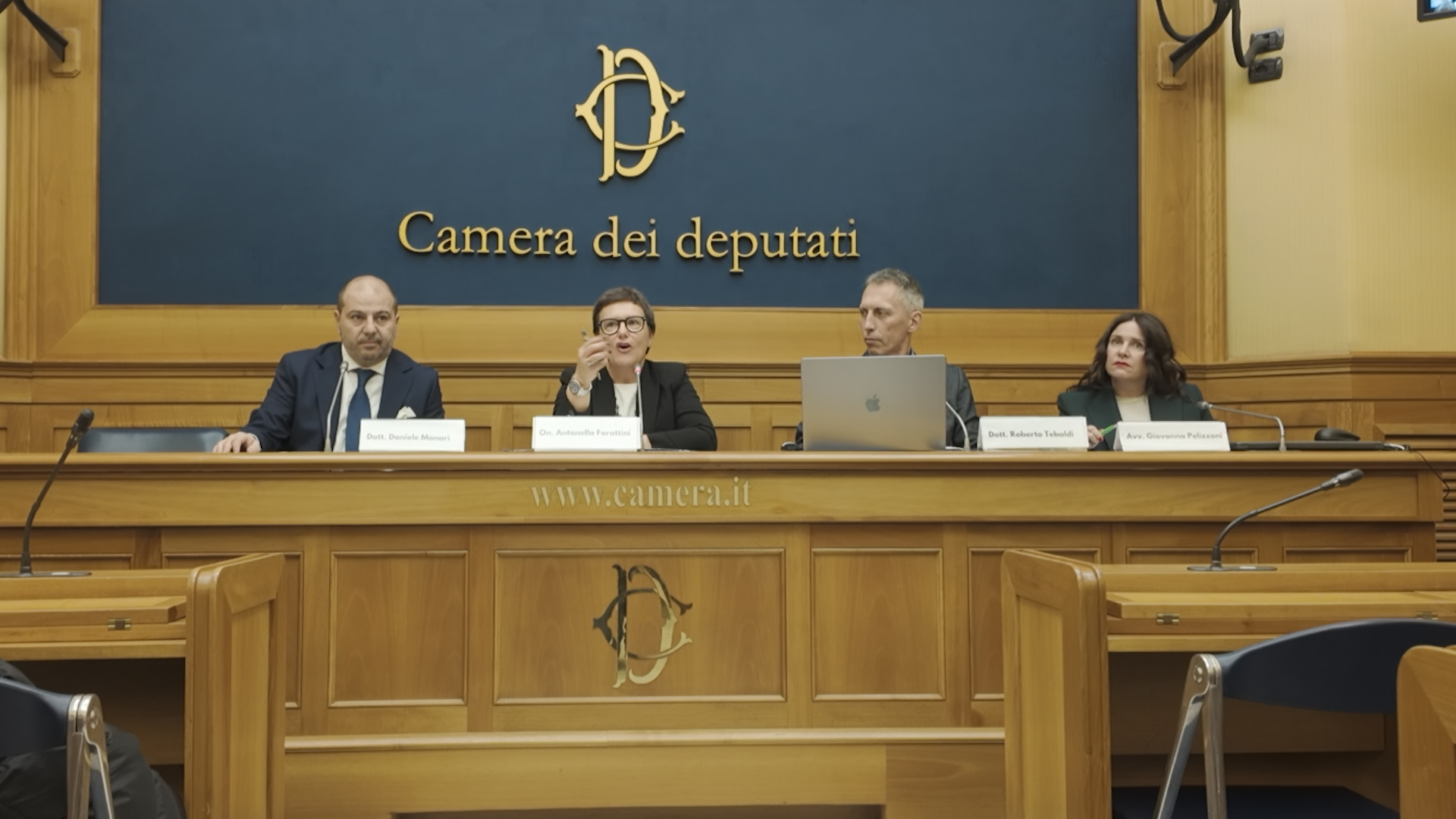 Ipnosi sanitaria, dal Partito democratico la proposta di regolamentare il settore