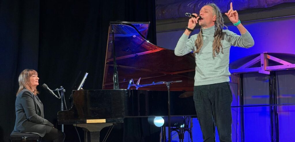 La Valigia dell’artista: giovedì 5 marzo alle 21:30, la quarta puntata con Simone Patrizi ed Eurocholate 1 La Valigia dell’artista giovedì 5 marzo alle 2130, la quarta puntata con Simone Patrizi ed Eurocholate, Simone Patrizi e Mariella Nava