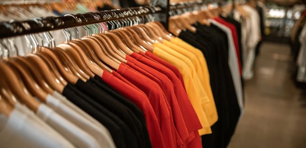 PFAS nei vestiti, richiamati alcuni capi del marchio fast fashion Kiabi