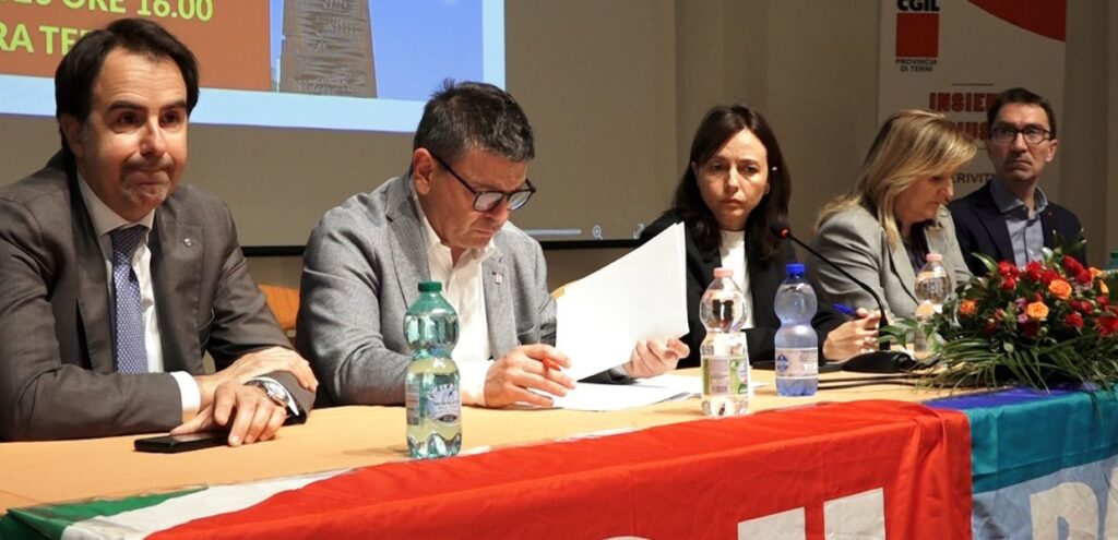 Cgil Terni, evento con le proposte per uscire dalla crisi 1 Cgil Terni, evento con le proposte per uscire dalla crisi, Franceschini e De Rebotti foto