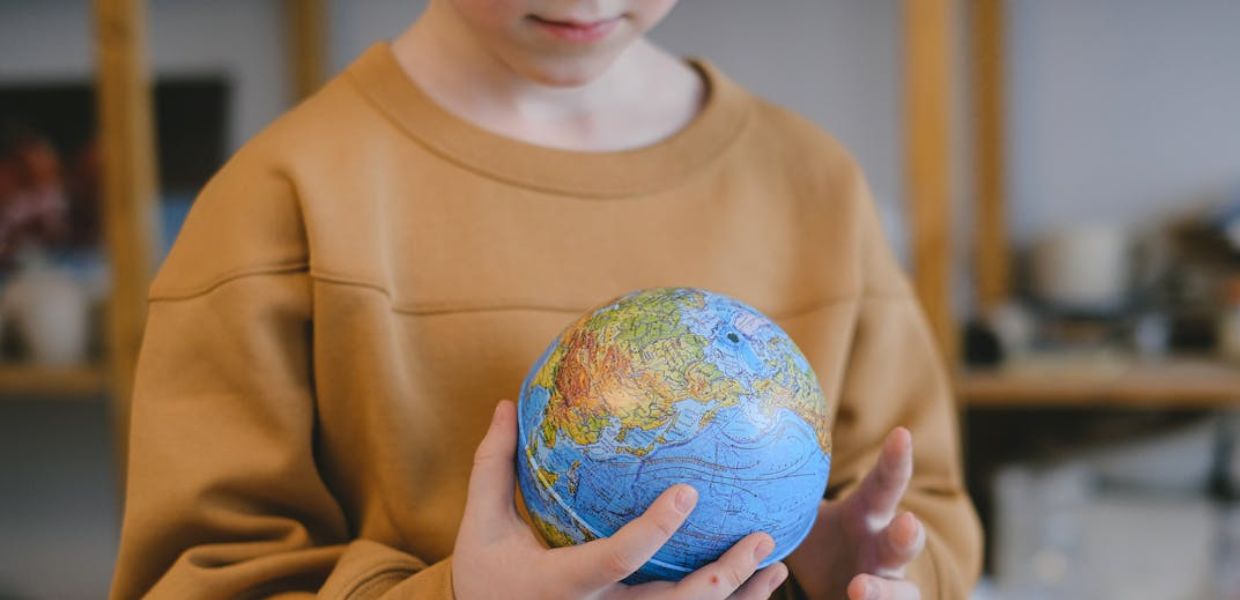 Giornata della Terra, a pagare il costo della crisi climatica quasi 1,2 miliardi di bambini