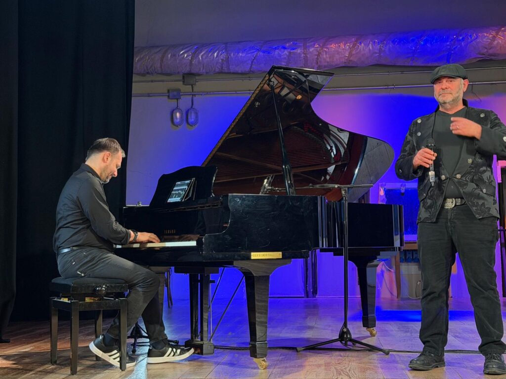 La Valigia dell’artista giovedì 2 aprile alle 2130, con i ceraioli di Bevagna, Ballarano e i Musai di Gabriella Grisanti, Pupilli e Ballarano