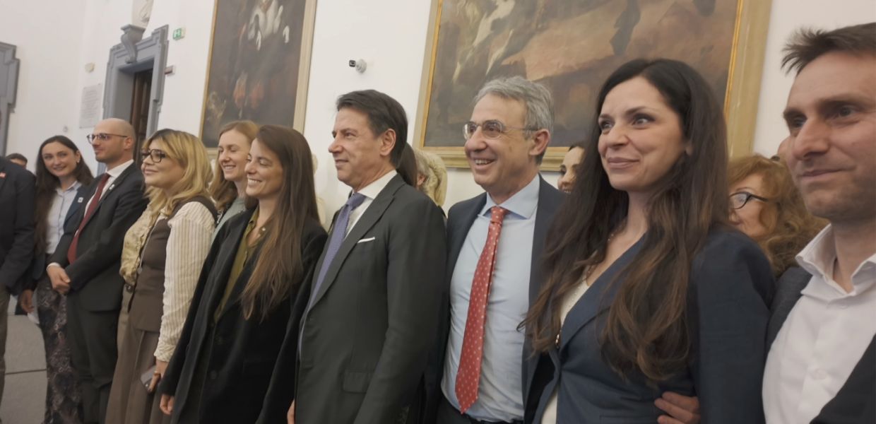 “Sfidare il silenzio, rompere l’impunità. Investigare e denunciare i maltrattamenti sugli animali”. Questo il titolo del convegno organizzato al Campidoglio dal M5S Roma. Presenti la giornalista Giulia Innocenzi, il presidente del M5S, Giuseppe Conte e il vicepresidente della Camera Sergio Costa.