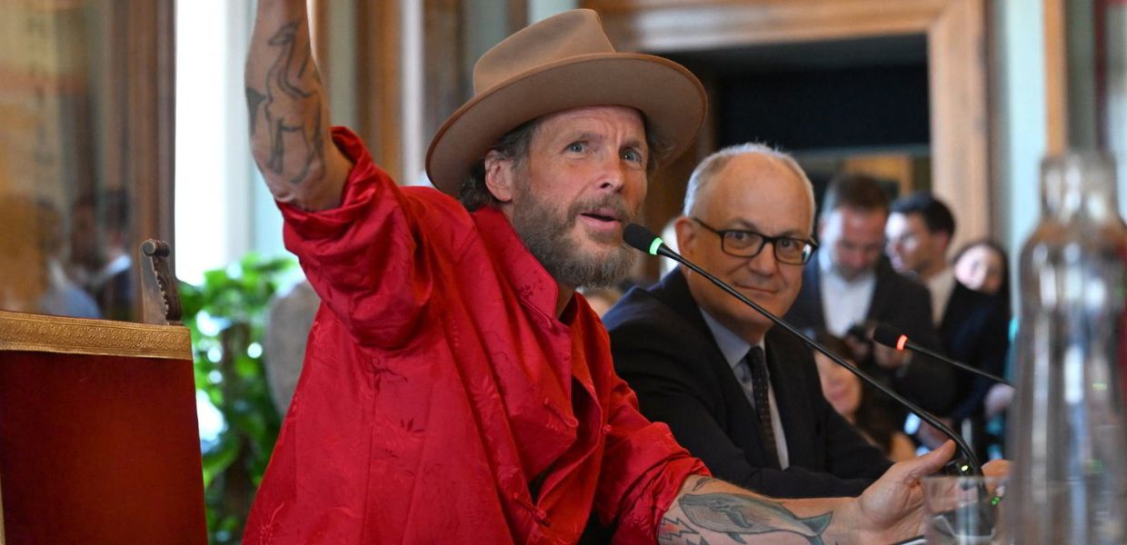 Il "Jovagiro" attraverserà l'Italia in giro con partenza e conclusione da Roma con i due appuntamenti finali del 12 e 13 settembre al Circo Massimo. La presentazione al Campidoglio con Jovanotti e il sindaco di Roma Roberto Gualtieri.
