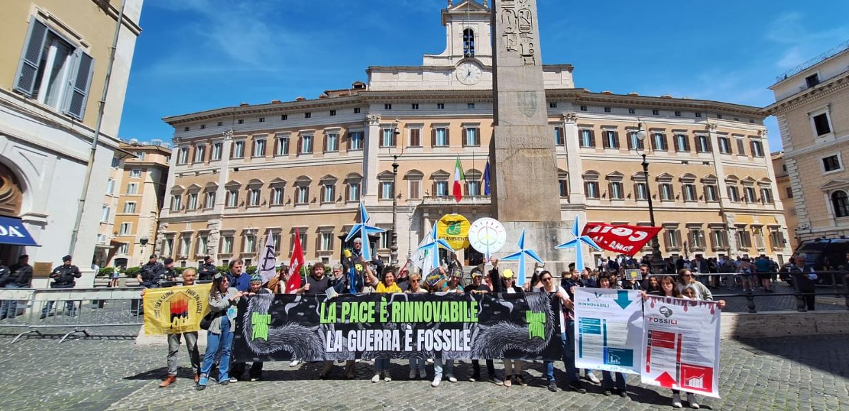 Roma, la rete Climate Pride in piazza per chiedere l'uscita dalle fossili