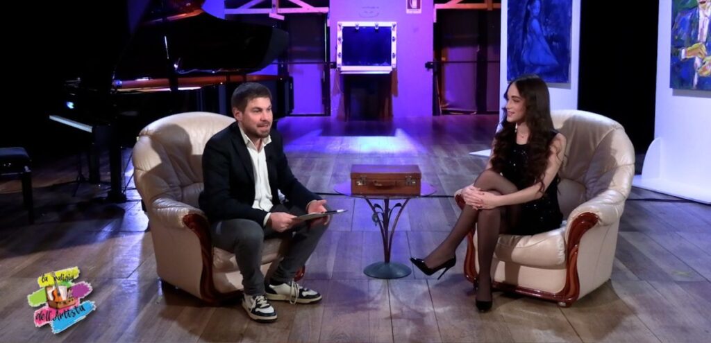 La Valigia dell’artista giovedì 14 maggio alle 2130, nona puntata con il dipintore, Mauro Di Maggio e la modella Cecilia Alma Levita, Cecilia Alma Levita