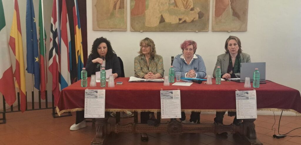 La terapia con gli animali nel seminario organizzato a Perugia 1 La terapia con gli animali nel seminario organizzato a Perugia, tavolo