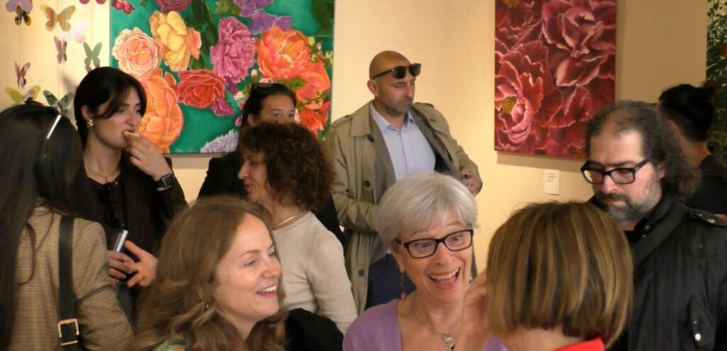 Terni, Sara Fidenzi e Naomi Falocco nella mostra ‘Petali tra le nuvole’, foto vernissage