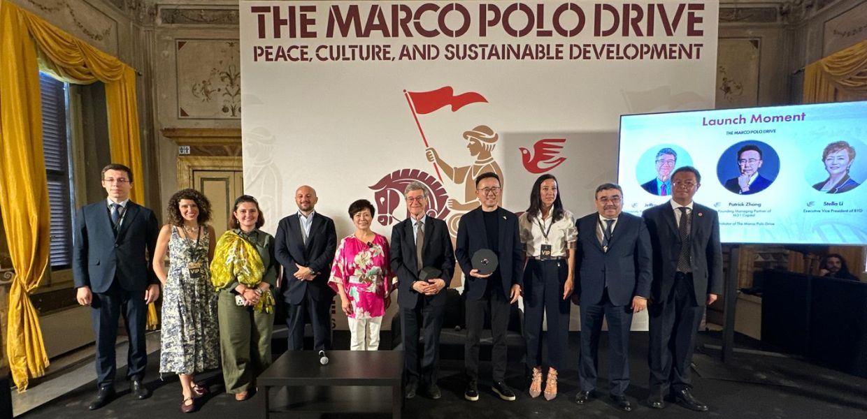 Al via da Roma il rally dei veicoli elettrici sulla via della seta, tappa ad Astana