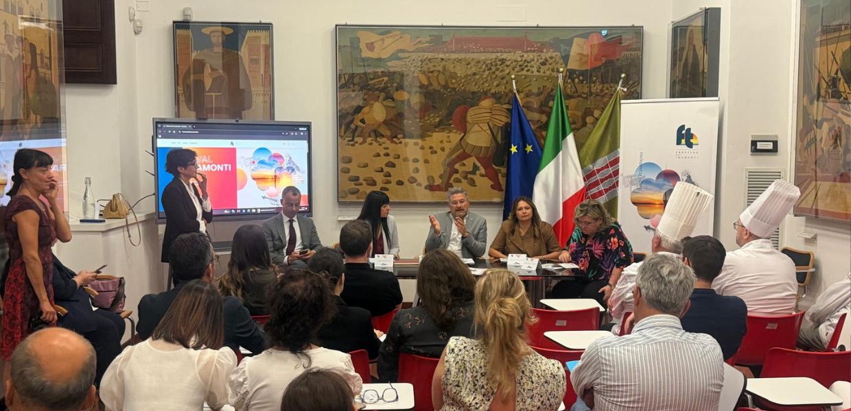 Lago Trasimeno, oltre 60 eventi per il ‘Festival dei Tramonti’