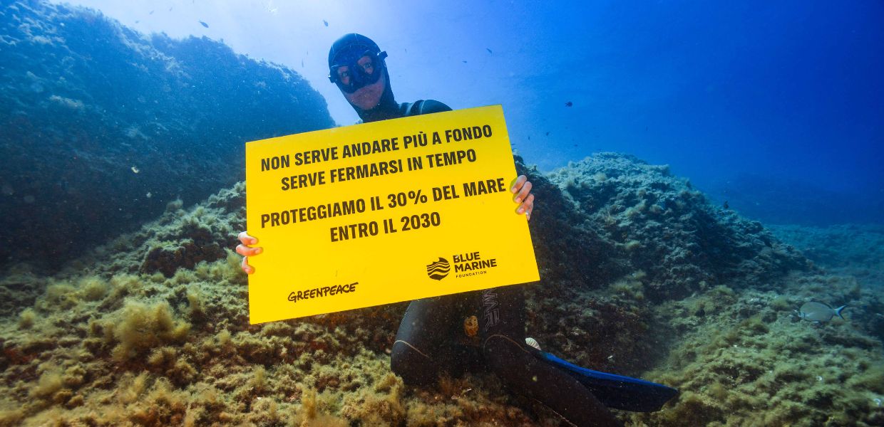 Tutela del mare, l'appello della campionessa Alessia Zecchini insieme a Greenpeace e Blue Marine Foundation