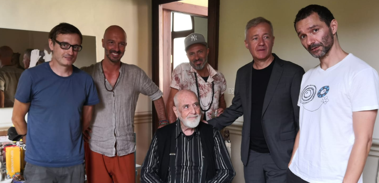 I Subsonica, il maestro Michelangelo Pistoletto e il simbolo del Terzo Paradiso. Ecco come arte e musica si fonderanno, ancora una volta, insieme. Domenica 12 luglio appuntamento alla Cavea dell'Auditorium Parco della Musica Ennio Morricone di Roma.