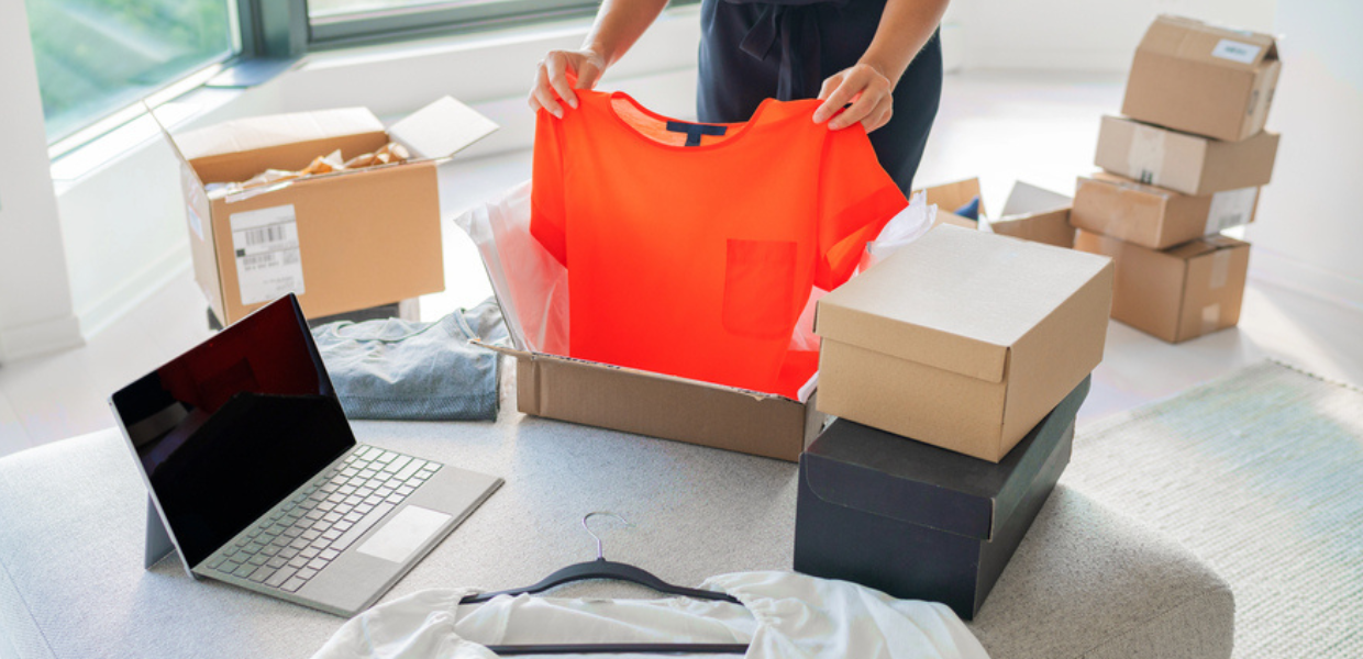L'abbigliamento online stacca tutti gli altri comparti quando si parla di resi. E sono i vestiti, soprattutto da donna, quelli che tornano più indietro. I dati del progetto di ricerca “Returns@Yocabe” .