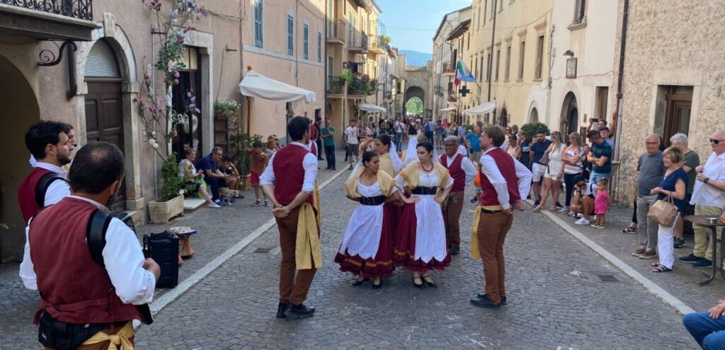 Monteleone di Spoleto (Pg), tradizione e Km 0 con la ‘Fiera di San Felice’ 1 Monteleone di Spoleto (Pg), tradizione e Km 0 con la ‘Fiera di San Felice’, foto fiera